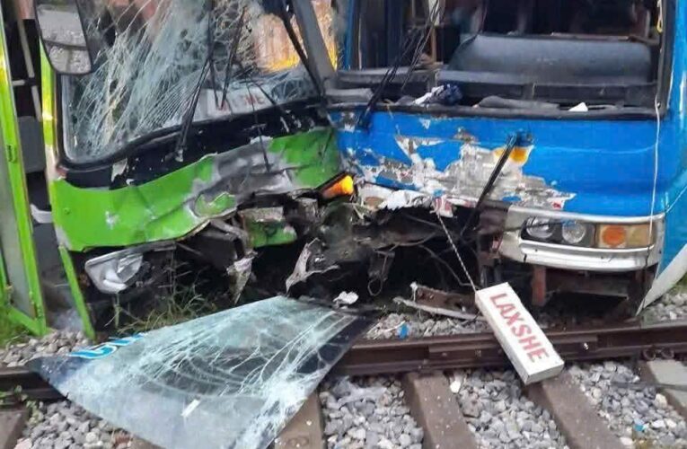 ẢNH KHONG CHE: Toàn cảnh hiện trường TN tại gần cầu Cẩm Lý, Bắc Ninh