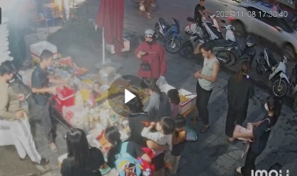 VIDEO KHONG CHE: Cam ghi lại toàn bộ sự việc