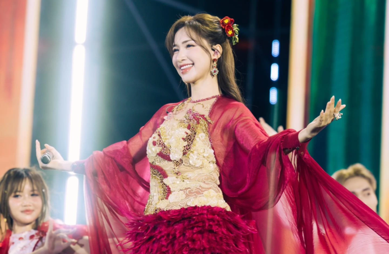 Chuyện gì đang xảy ra với Hòa Minzy?